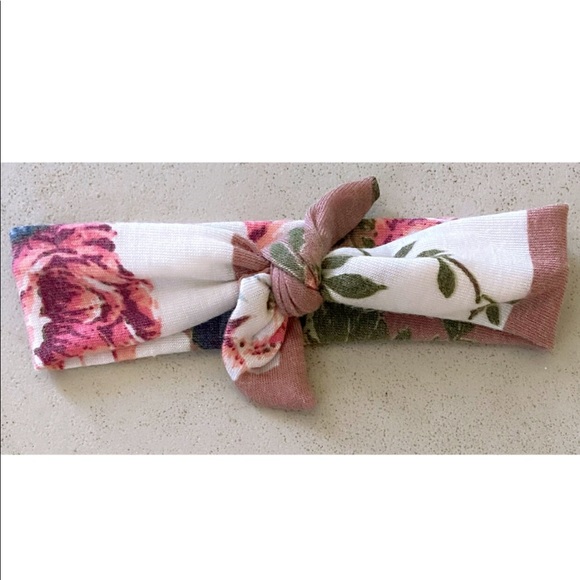 Floral Knit headband - Picture 3 of 3